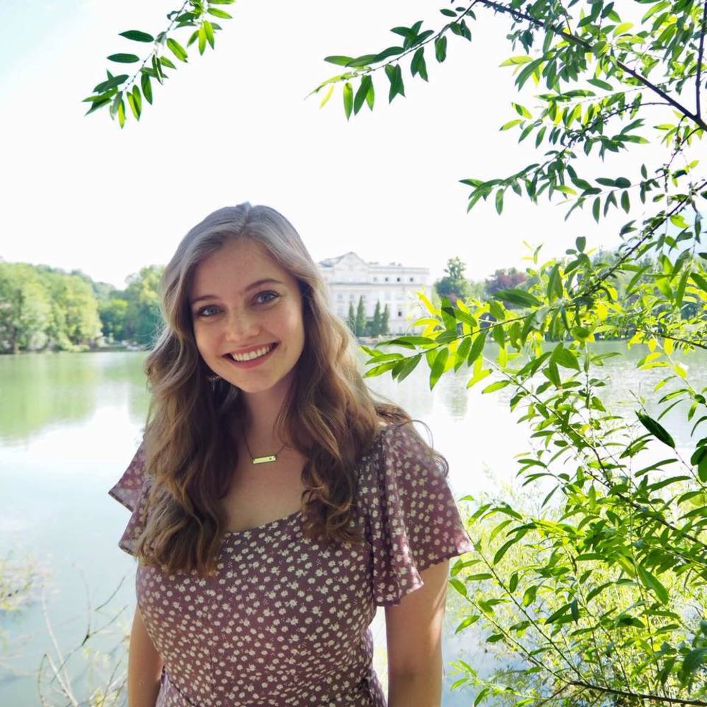 Meet your Posher, Elizabeth